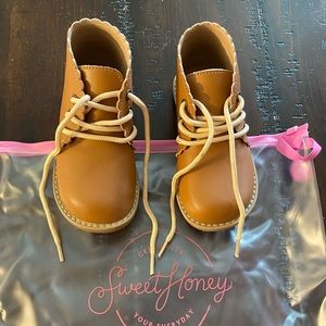 SweetHoney Toddler Girl Scalloped boots